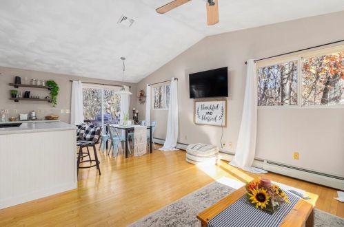 73 Tanner Ave, Warwick RI  02886-4510 exterior