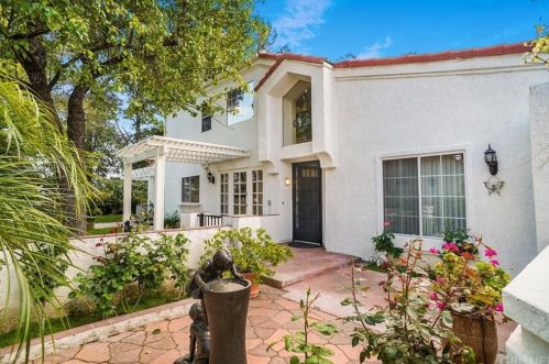 25851 Bellis Dr, Santa Clarita, CA 91355-2055