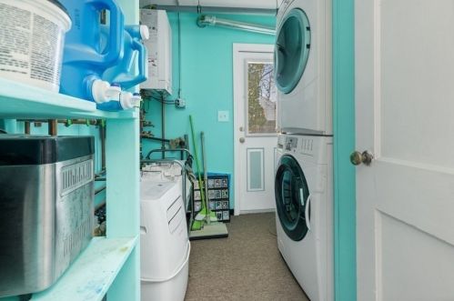 76 Stoughton St, Stoughton MA 02072-1768 exterior