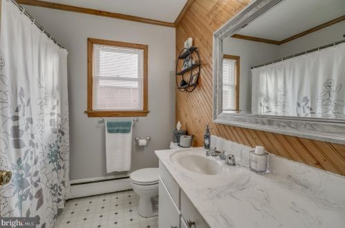 121 School Pl, Slaughter Beach DE  19963-1821 exterior