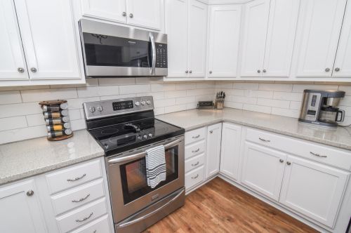 302 Keeneland Dr, Newport KY  41075-4071 exterior