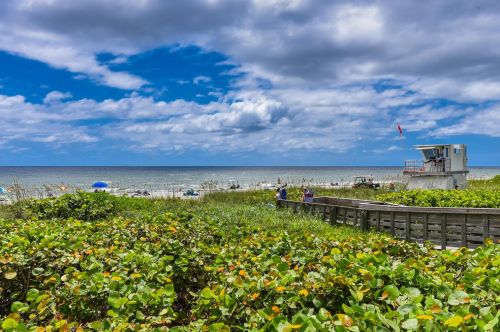 8166 Villa Way, Hobe Sound FL  33455-2039 exterior