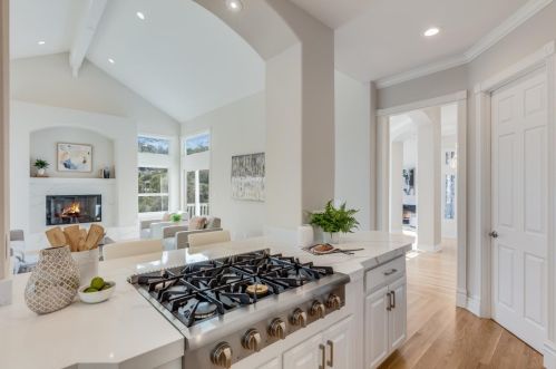 21461 Saratoga Hills Rd, Saratoga CA  95070-5377 exterior