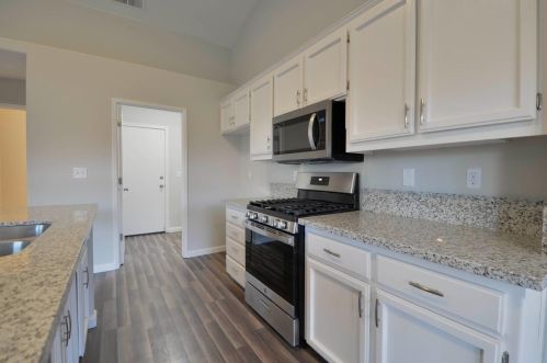 168 Driftwood Ct, Los Banos CA  93635-6302 exterior