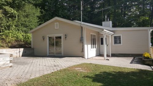 26 Narcissus Dr, Mahopac, NY 10541-5332