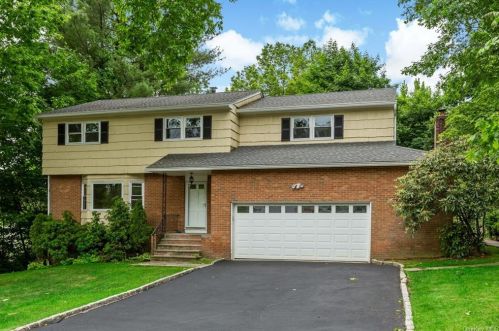 7 Paradise Dr, Scarsdale, NY 10583-1521