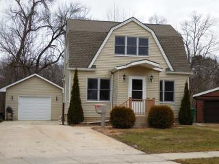 211 Broadway St, Edgerton, WI 53534-1609