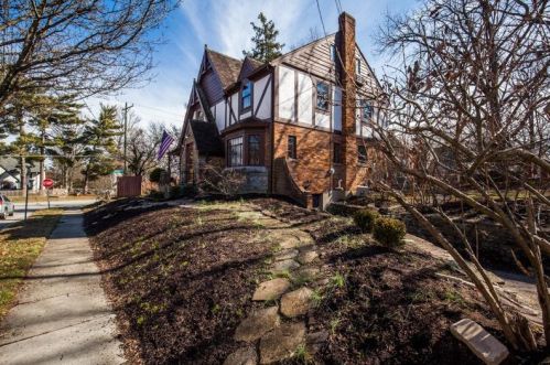 6341 Hamilton Ave, Cincinnati OH 45224-2011 exterior