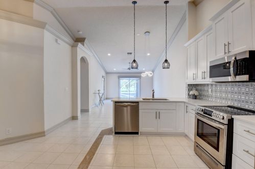 6169 Lake Hibiscus Dr, Delray Beach FL  33484-4620 exterior