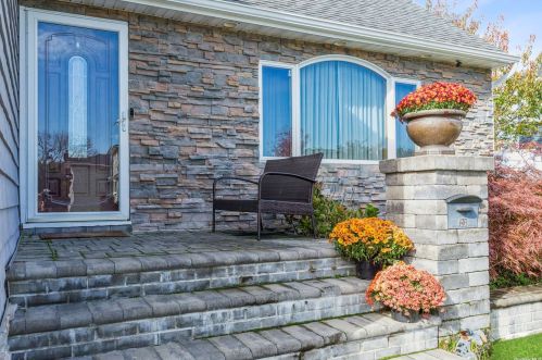 23 Marbourne Rd, Bethpage, NY 11714-6414