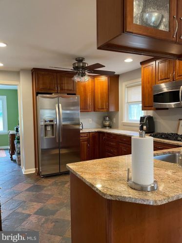 3212 Hilltop Rd, Newtown Square PA  19073-4207 exterior