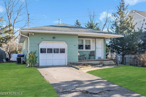 286 17th Ave, Bricktown, NJ 08724-1766