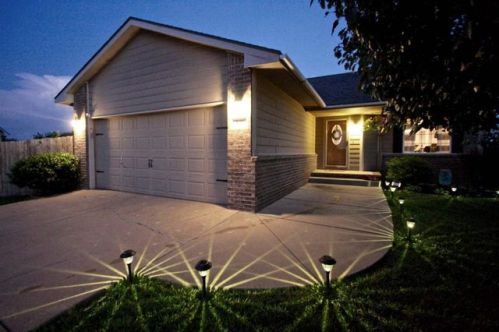 341 Victoria Ct, Newton KS  67114-5621 exterior