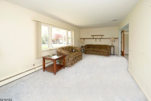 683 Squaw Brook Rd, Paterson NJ  07508-3004 exterior