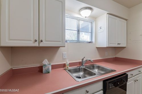 2820 6 St, Tucson AZ  85716-4406 exterior