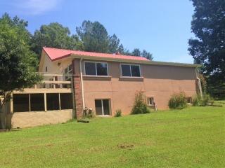 58 Old Parker Ln, Mc Minnville, TN 37110-4178