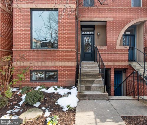 707 8th St, Washington, DC 20001-3721
