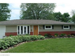997 Eastlake Dr, Willoughby, OH 44095-2329