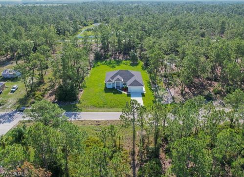 910 Scott Ave, Lehigh Acres, FL 33972-3728