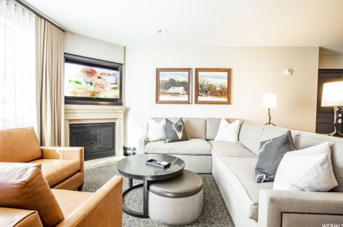 2100 Frostwood Blvd, Park City, UT 84098-6522