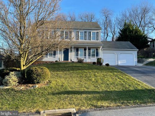 316 Mohawk Dr, Red Lion, PA 17356-9677