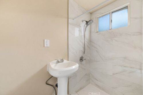 2010 Myrtle Ave, Long Beach CA 90806-4932 exterior