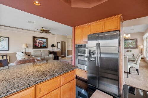 21 Florentina Dr, Rancho Mirage CA  92270-4804 exterior