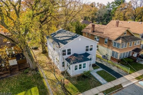 22 Ward Pl, Montclair NJ  07042-3106 exterior