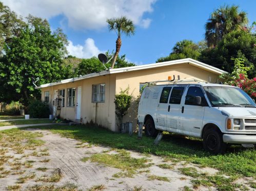 404 Decordre Ct, Fort Pierce, FL 34950-5843