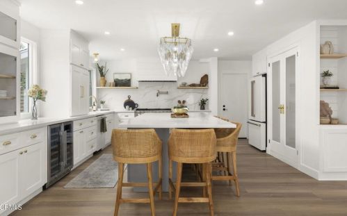 1121 Port Cir, Oxnard CA  93035-2212 exterior