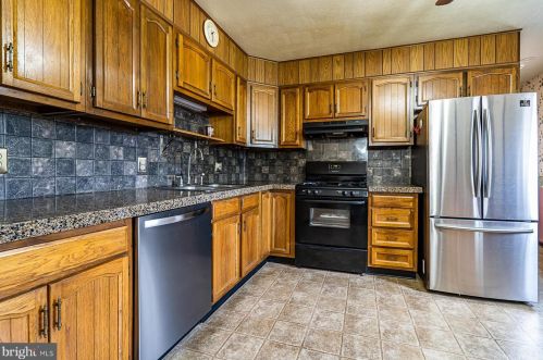3201 Winding Way, Easton, PA 18045-2023