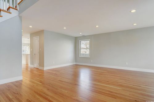 2592 Hewlett Ln, North Bellmore NY  11710-4413 exterior