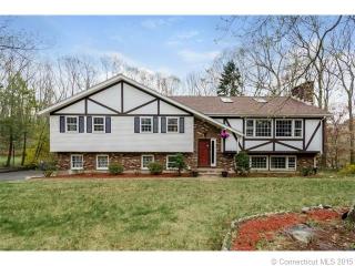 280 Woodhaven Rd, Glastonbury, CT 06033-1920
