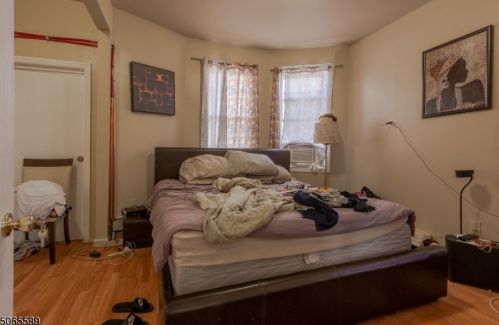 210 19th St, East Orange, NJ 07017-5328