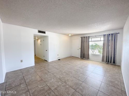 10508 Oak Ridge Dr, Sun City AZ  85351-1657 exterior