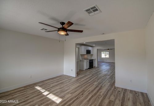 5813 37 Ave, Phoenix AZ 85053-4620 exterior