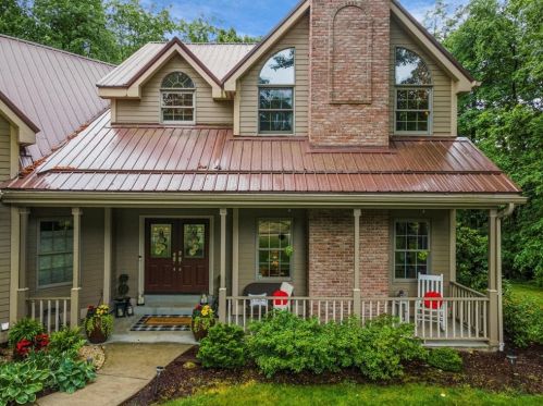 206 Tanager Ct, Evans City, PA 16033-3934