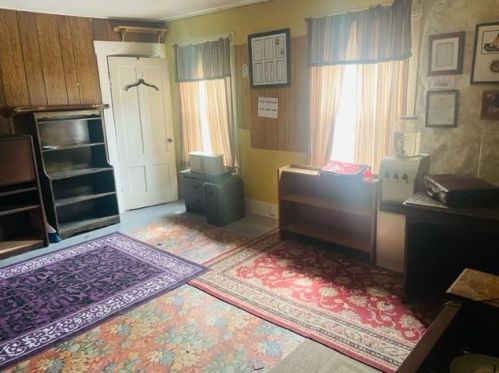 23 Old Manchester Rd, Raymond NH exterior