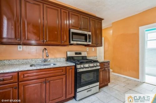 62 Prospect Ave, Irvington NJ  07111-1813 exterior