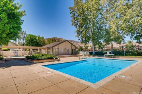 5225 Diane St, Simi Valley CA  93063-4107 exterior