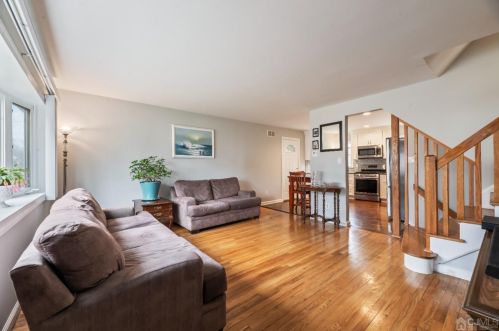 36 Shetland Rd, East Brunswick, NJ 08816-4340
