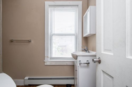 57 Fox St, Worcester MA  01604-4331 exterior