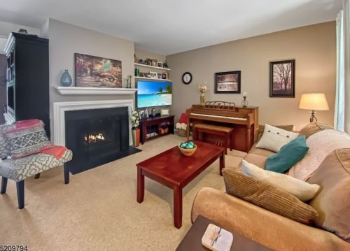 13 Mourning Dove Ct, Hackettstown NJ  07840-3211 exterior