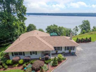 147 Parsell St, Kingston, NY 12401-8915