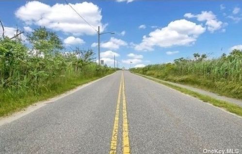 255 Maple St, Islip Manor NY  11751-4801 exterior