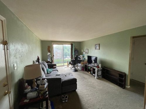 99 Broadway, Derry NH  03038-2328 exterior