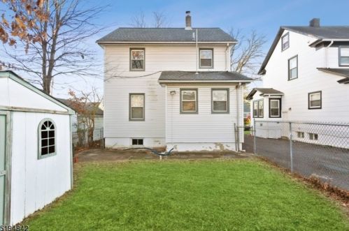 449 Stockton Ave, Roselle, NJ 07203-1444