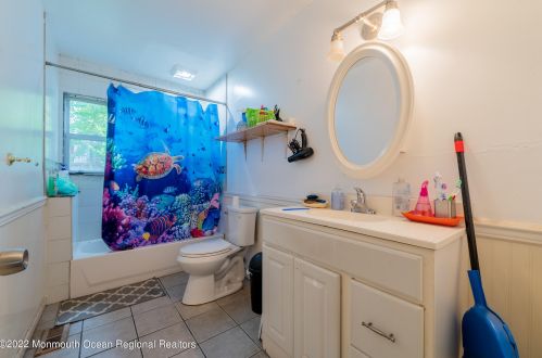 21 Pne Tree Dr, Berkeley Township NJ  08721-1711 exterior