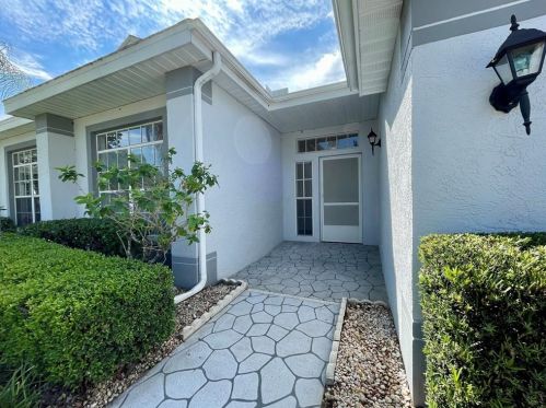 902 Mcdaniel St, Ruskin, FL 33573-7010