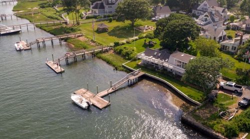 331 Un St, Yarmouth MA 02664-4564 exterior